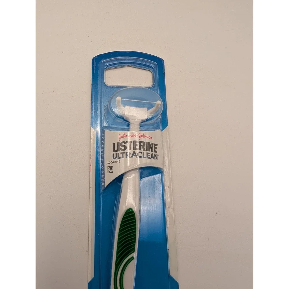 Listerine Ultraclean Access Flosser Starter Pack White Green Handle 3 Heads NEW
